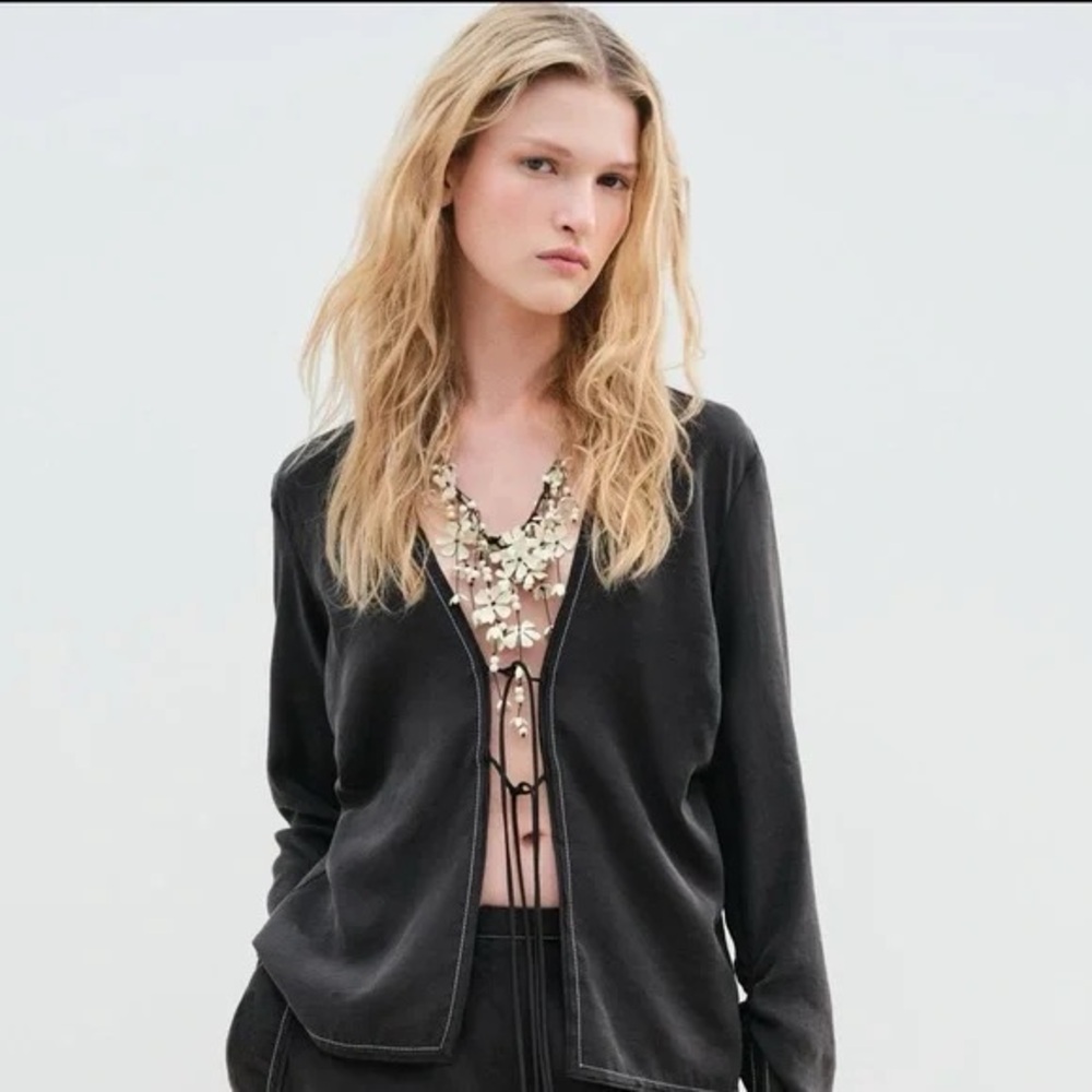 Zara NWT Cascading Flowers Cord Bib Necklace ~ Ecru